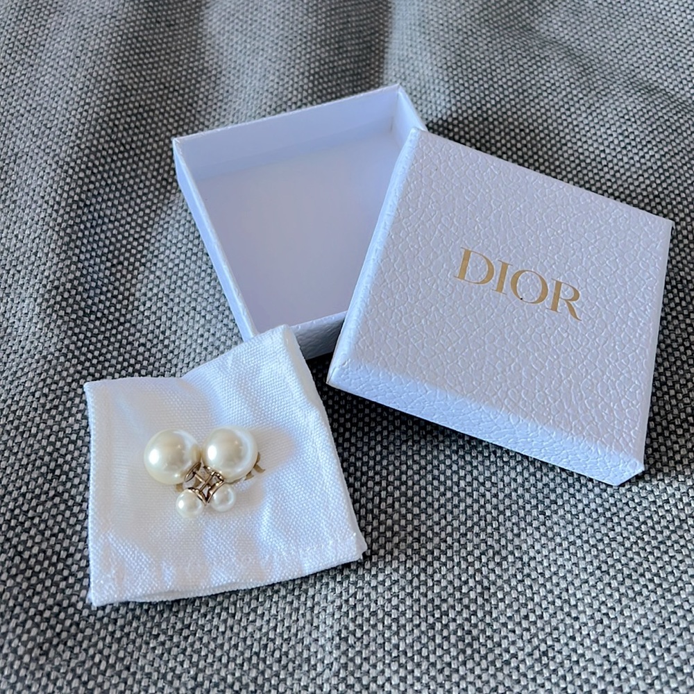 Dior pearl earrings